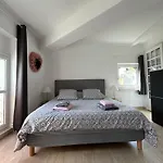 La Maison Du Baron Apartment *